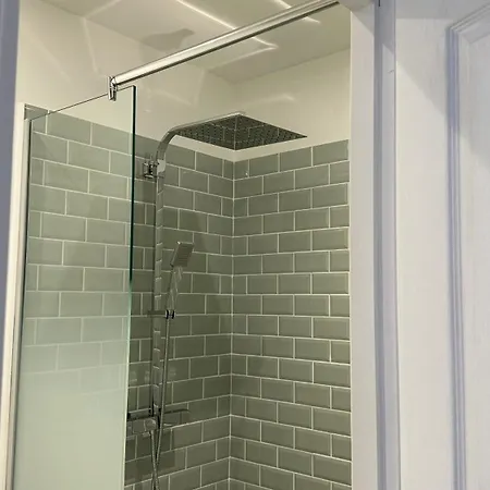 Macoco Front De شقة